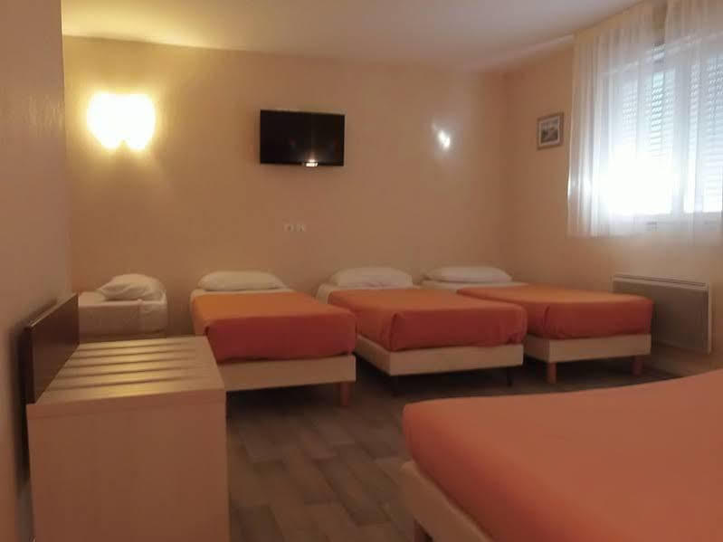 Hotel Azur Saint Junien Cit'Hotel Esterno foto